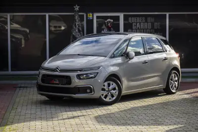 Citroën C4 Picasso 2018 - 13900 EUR, 145077 km - AUTO.MOTO.pt - 145077km - foto 2 de 36