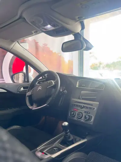 Citroën C4 2017 - 9900 EUR, 156000 km - AUTO.MOTO.pt - 156000km - foto 10 de 13