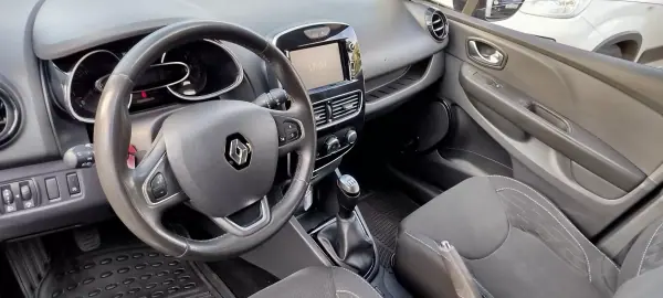 Renault Clio 2019 - 11250 EUR, 154000 km - AUTO.MOTO.pt - 154000km - foto 5 de 9