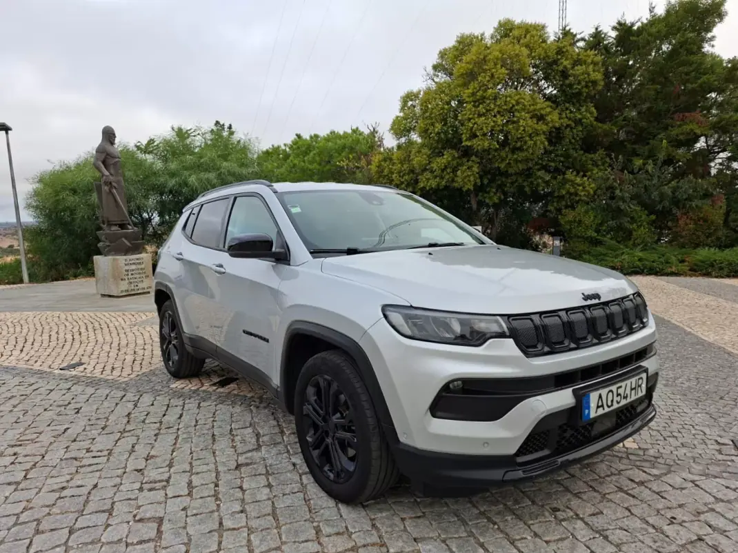Jeep Compass 2022 - 23900 EUR, 94325 km - 94325km - foto 27 de 28