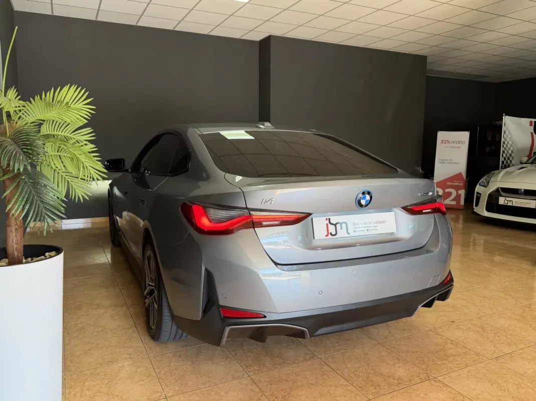 BMW i4 2022 - 36500 EUR, 76874 km - AUTO.MOTO.pt - 76874km - foto 4 de 18