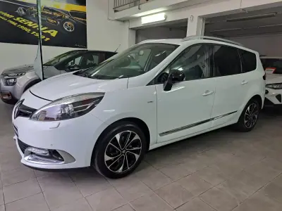 Renault Grand Scénic 2015 - 12990 EUR, 123000 km - AUTO.MOTO.pt - 123000km - foto 3 de 16