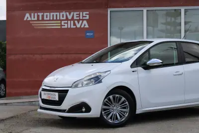 Peugeot 208 2016 - 8250 EUR, 137000 km - AUTO.MOTO.pt - 137000km - foto 3 de 26