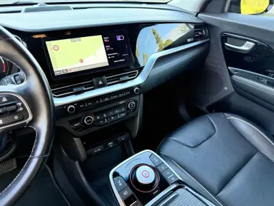 Kia e-Niro 2020 - 19900 EUR, 67500 km - AUTO.MOTO.pt - 67500km - foto 14 de 23