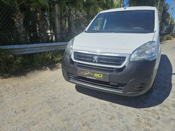 Peugeot PARTNER GIRAFON 2018 - 8750 EUR, 210000 km - AUTO.MOTO.pt - 210000km - foto 2 de 8