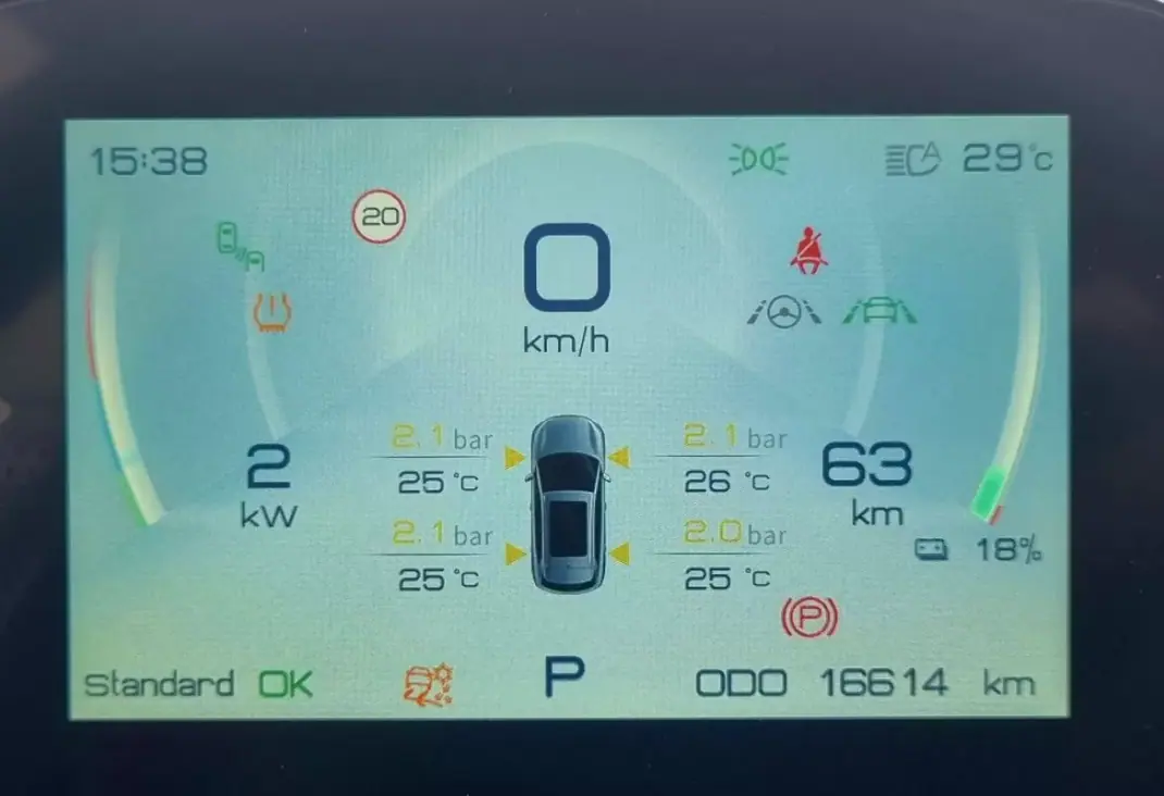 BYD Atto 3 2023 - 26990 EUR, 14000 km - AUTO.MOTO.pt - 14000km - foto 4 de 14
