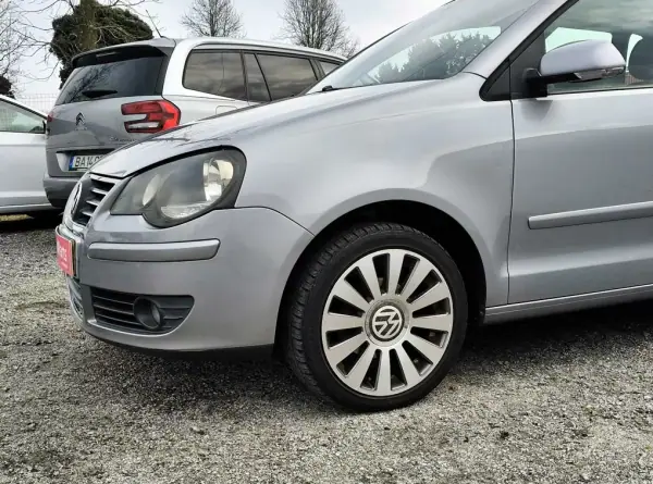 Volkswagen Polo 2009 - 6600 EUR, 174602 km - AUTO.MOTO.pt - 174602km - foto 24 de 24