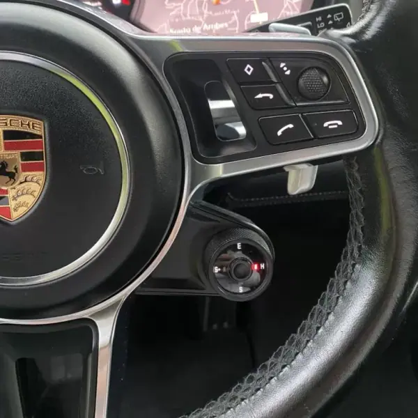Porsche Panamera Sport Turismo 2019 - 69990 EUR, 210000 km - AUTO.MOTO.pt - 210000km - foto 35 de 50
