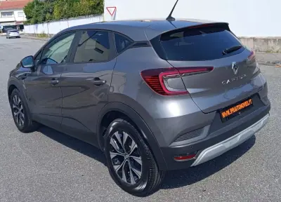 Renault Captur 2023 - 15490 EUR, 89400 km - 89400km - foto 5 de 18