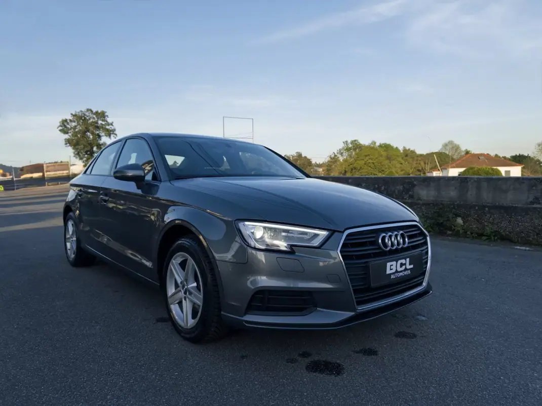 Audi A3 Limousine 2017 - 16990 EUR, 97000 km - AUTO.MOTO.pt - 97000km - foto 1 de 33
