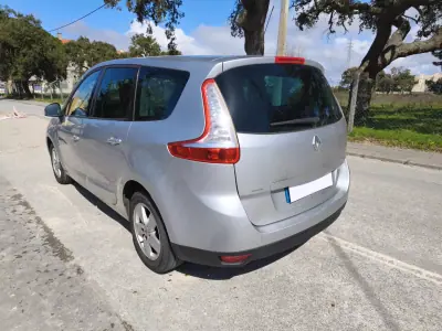 Renault Grand Scénic 2010 - 5900 EUR, 249000 km - AUTO.MOTO.pt - 249000km - foto 4 de 9