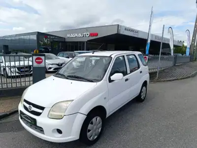 Suzuki Ignis 2004 - 2500 EUR, 216000 km - AUTO.MOTO.pt - 216000km - foto 3 de 15