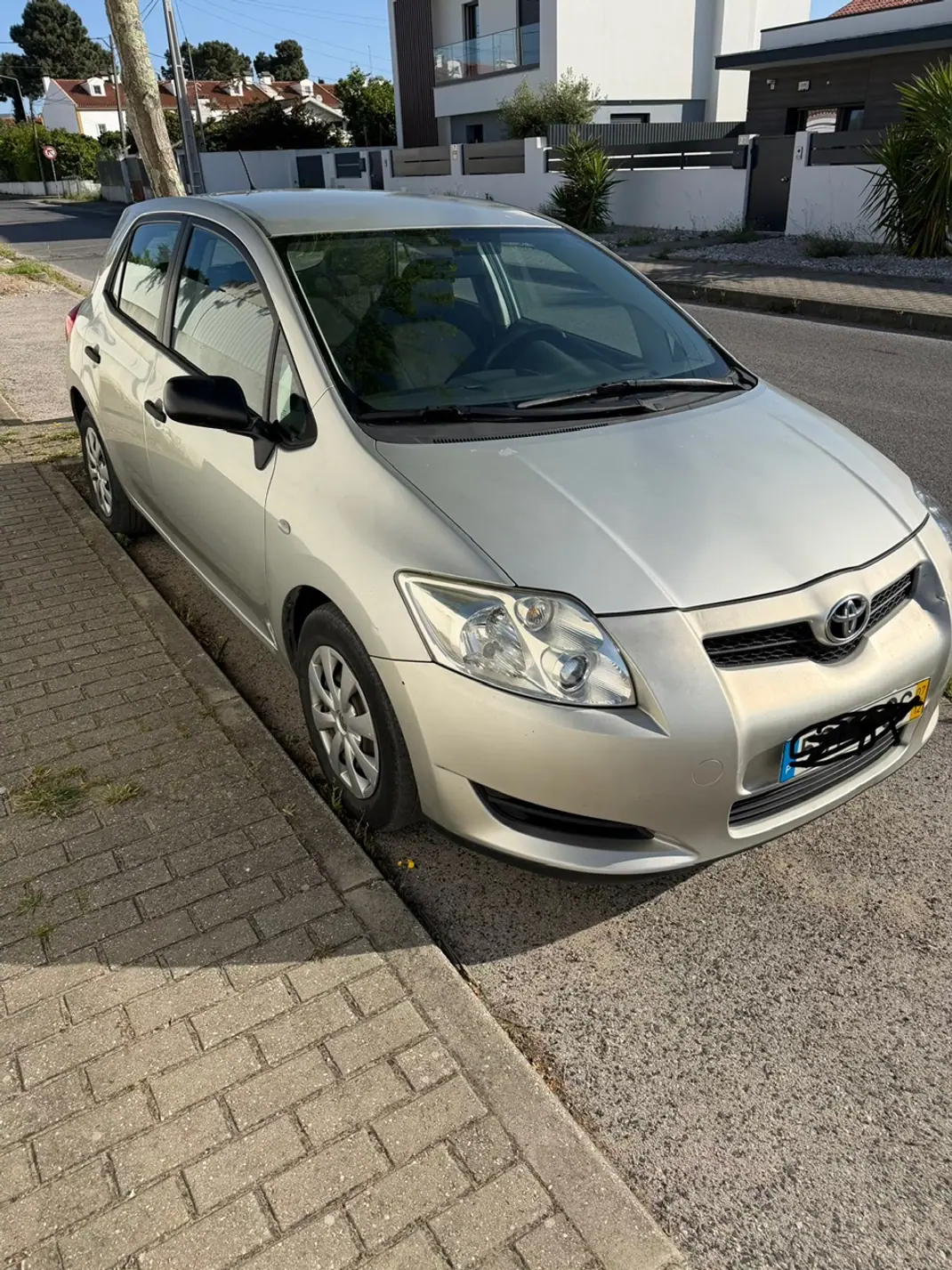 Toyota Auris 2007 - 5500 EUR, 199000 km - AUTO.MOTO.pt - 199000km - foto 1 de 6