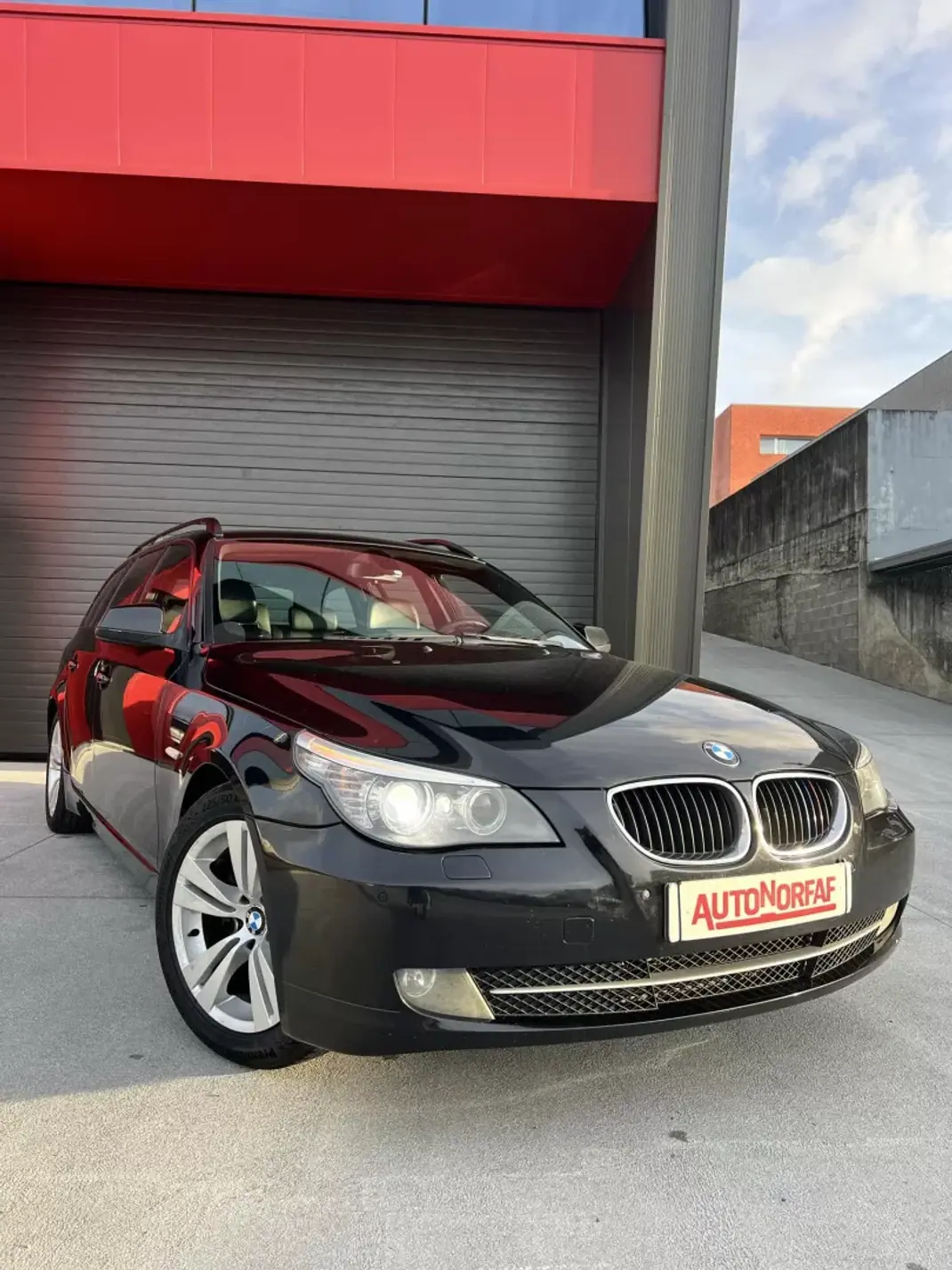 BMW 520 2010 - 10000 EUR, 326786 km - AUTO.MOTO.pt - 326786km - foto 3 de 17
