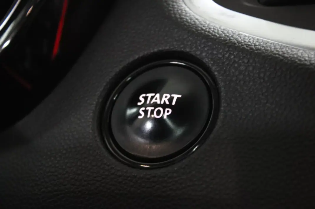 Renault Espace 2017 - 17900 EUR, 171000 km - AUTO.MOTO.pt - 171000km - foto 16 de 31