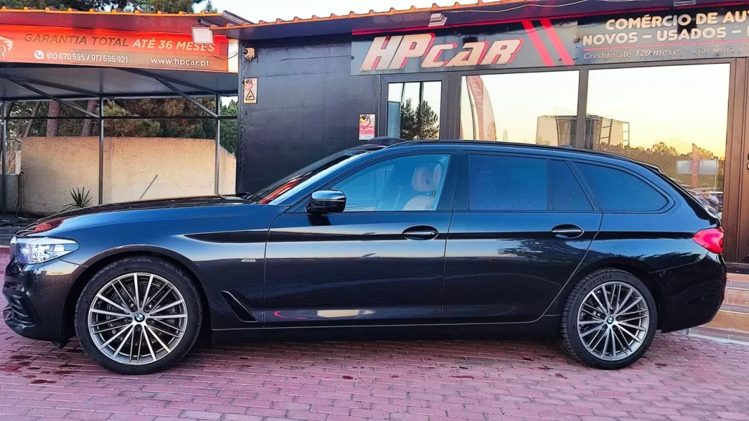 BMW 520 2018 - 29990 EUR, 130000 km - AUTO.MOTO.pt - 130000km - foto 7 de 43