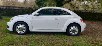 Volkswagen New Beetle 2015 - 14950 EUR, 156200 km - AUTO.MOTO.pt - 156200km - foto 8 de 39