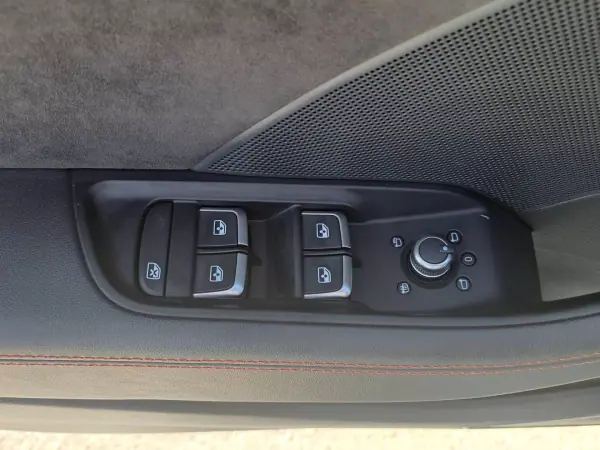 Audi RS3 Sportback 2019 - 55900 EUR, 77000 km - AUTO.MOTO.pt - 77000km - foto 26 de 42