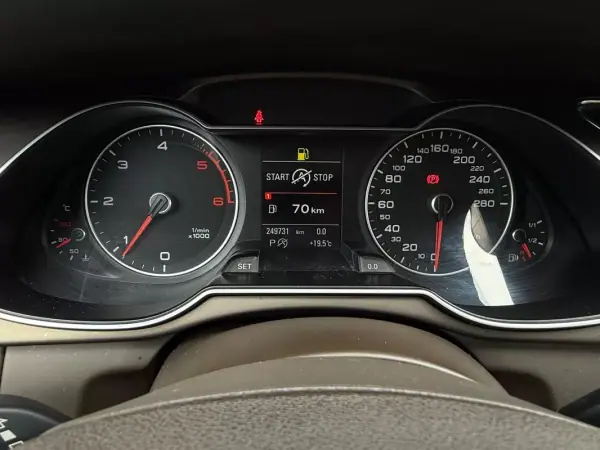 Audi A4 2014 - 14790 EUR, 249731 km - 249731km - foto 7 de 14
