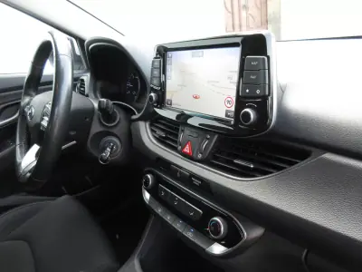 Hyundai i30 2019 - 14990 EUR, 108000 km - 108000km - foto 28 de 42