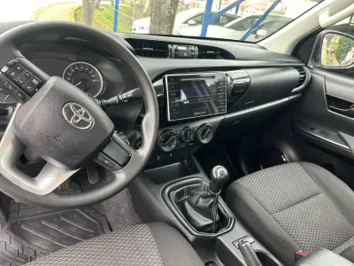 Toyota Hilux 4x4 2018 - 29999 EUR, 257000 km - AUTO.MOTO.pt - 257000km - foto 9 de 13