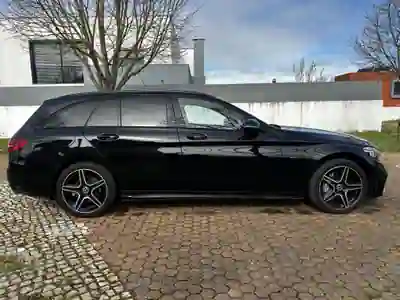 Mercedes-Benz C 300 2020 — foto 4 de 13
