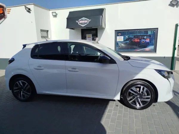 Peugeot 208 2023 - 18450 EUR, 75450 km - AUTO.MOTO.pt - 75450km - foto 2 de 20