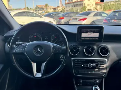 Mercedes-Benz A 180 2013 - 12999 EUR, 140000 km - AUTO.MOTO.pt - 140000km - foto 8 de 16