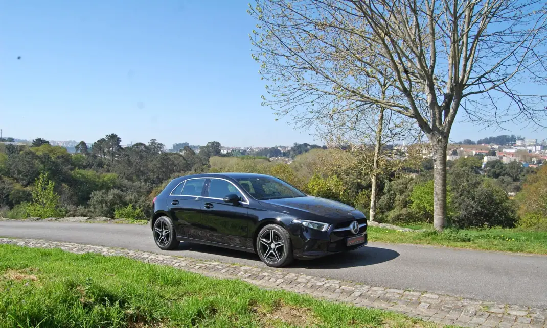 Mercedes-Benz A 180 2018 - 22500 EUR, 165090 km - AUTO.MOTO.pt - 165090km - foto 1 de 12