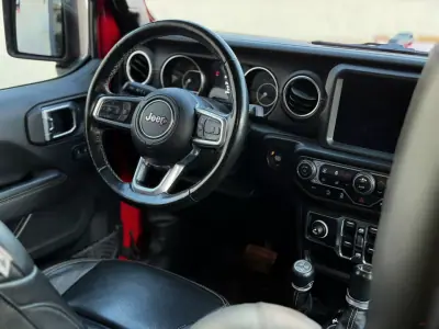 Jeep Gladiator 2021 - 68000 EUR, 63154 km - AUTO.MOTO.pt - 63154km - foto 13 de 16