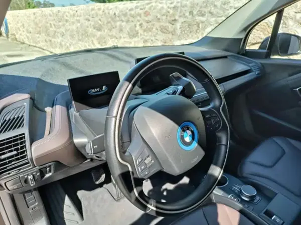BMW i3 2019 - 24500 EUR, 75900 km - AUTO.MOTO.pt - 75900km - foto 13 de 16
