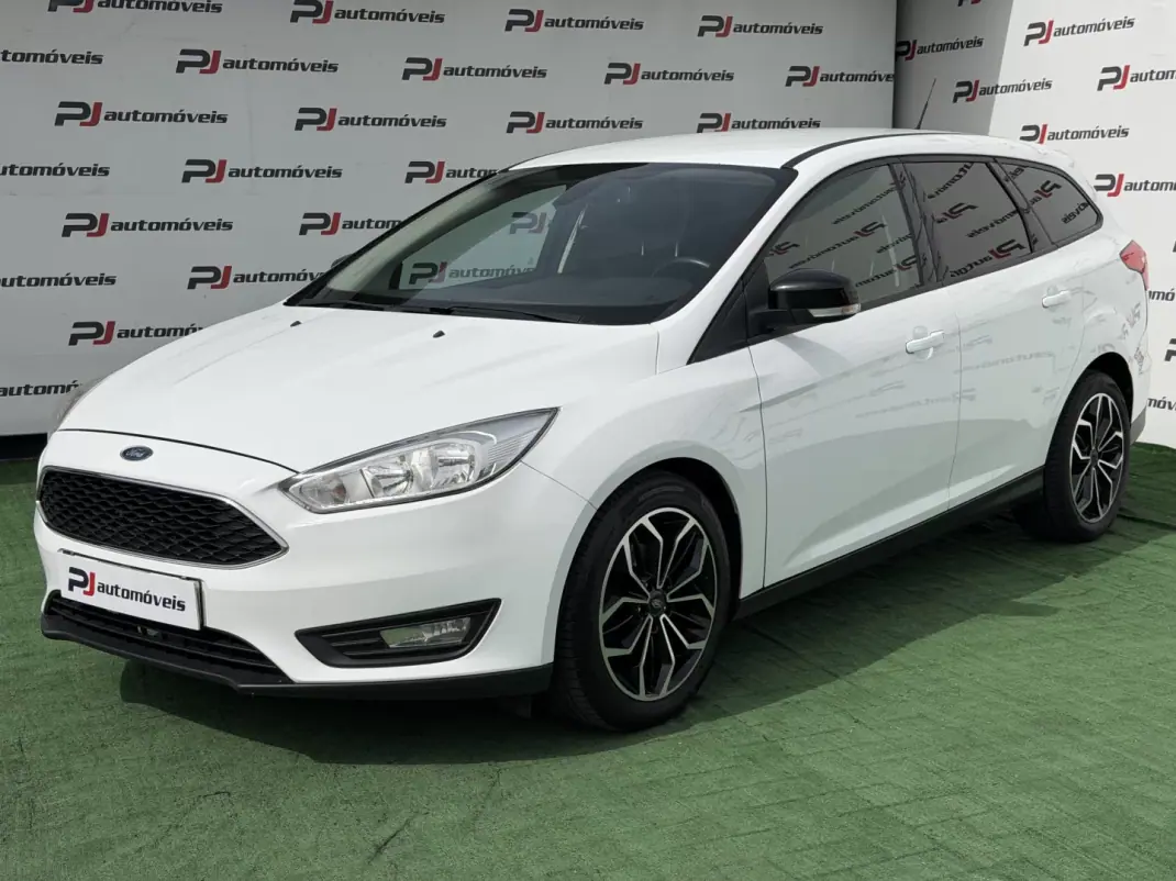 Ford Focus SW 2015 - 9990 EUR, 215089 km - AUTO.MOTO.pt - 215089km - foto 1 de 5
