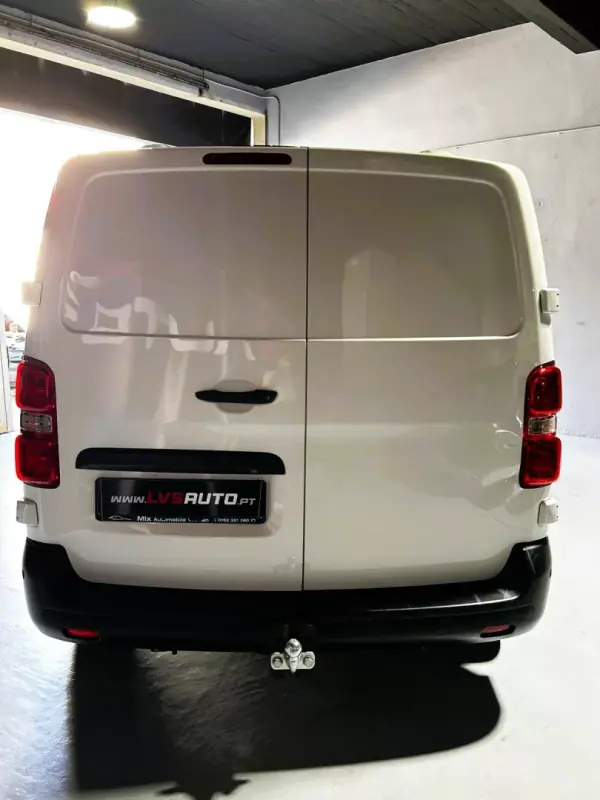 Opel Vivaro 2021 - 17000 EUR, 188500 km - AUTO.MOTO.pt - 188500km - foto 4 de 30