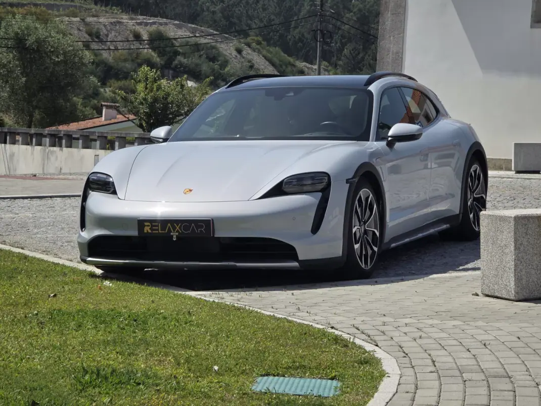Porsche Taycan Cross Turismo 2021 - 65499 EUR, 59000 km - AUTO.MOTO.pt - 59000km - foto 13 de 40