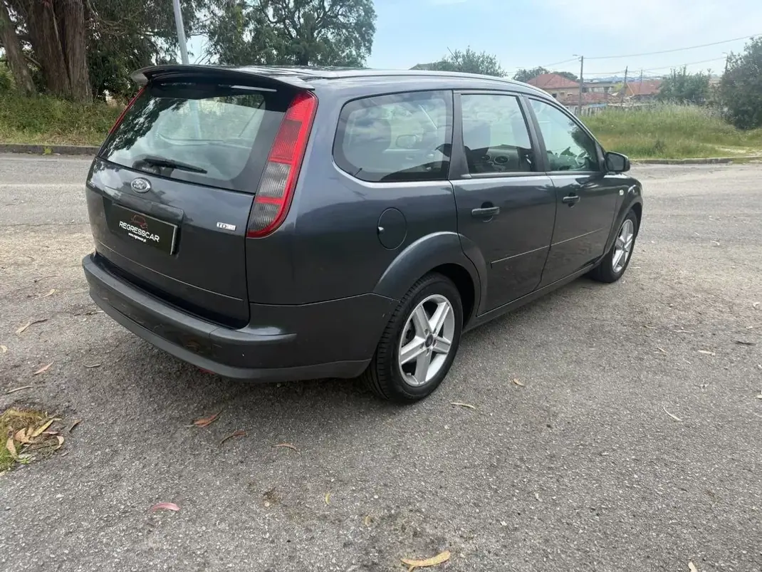Ford Focus SW 2007 - 4450 EUR, 235000 km - AUTO.MOTO.pt - 235000km - foto 3 de 26