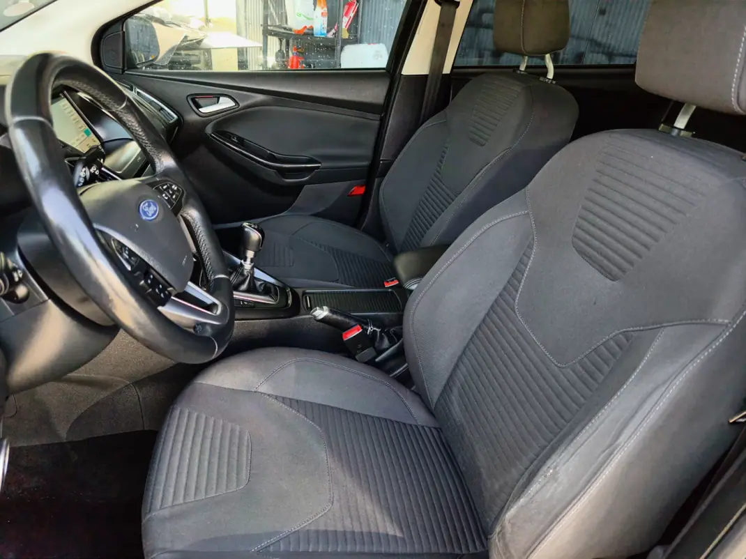 Ford Focus 2018 - 11500 EUR, 95000 km - AUTO.MOTO.pt - 95000km - foto 23 de 23