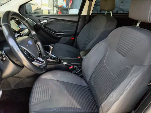 Ford Focus 2018 - 11500 EUR, 95000 km - AUTO.MOTO.pt - 95000km - foto 23 de 23