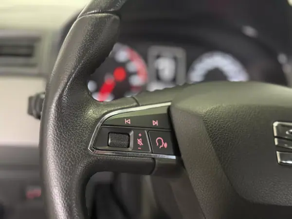 SEAT Ibiza 2019 - 11450 EUR, 70284 km - AUTO.MOTO.pt - 70284km - foto 35 de 39