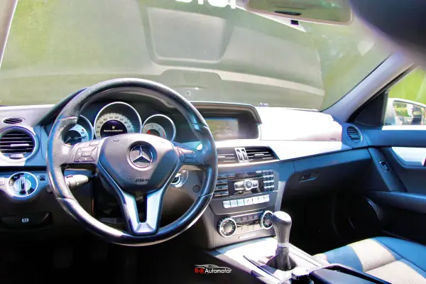 Mercedes-Benz C 220 2011 - 12000 EUR, 250000 km - AUTO.MOTO.pt - 250000km - foto 3 de 24