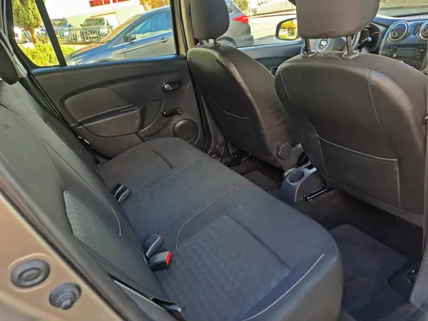 Dacia Logan MCV 2014 - 6990 EUR, 125000 km - AUTO.MOTO.pt - 125000km - foto 20 de 23