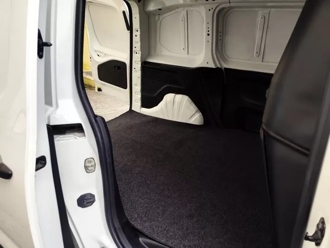 Opel COMBO 2019 - 11980 EUR, 162000 km - AUTO.MOTO.pt - 162000km - foto 10 de 21
