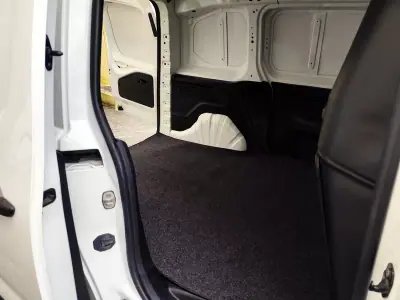 Opel COMBO 2019 - 11980 EUR, 162000 km - AUTO.MOTO.pt - 162000km - foto 10 de 21