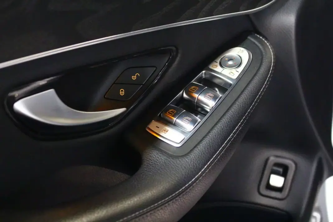 Mercedes-Benz GLC 220 2019 - 38500 EUR, 165000 km - 165000km - foto 24 de 37