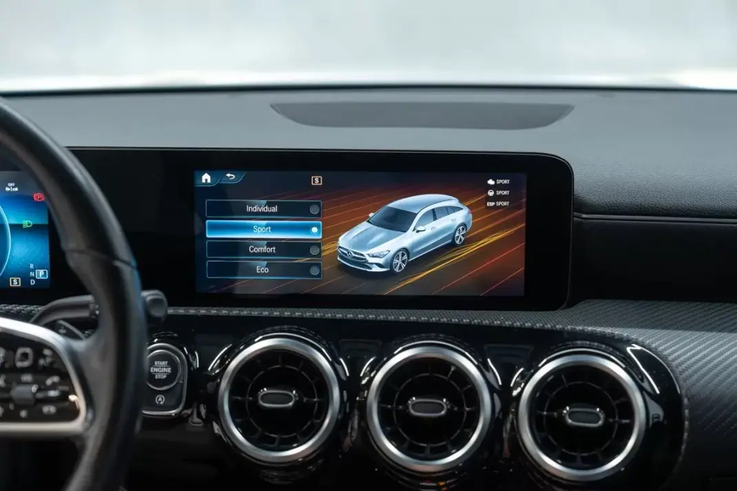 Mercedes-Benz CLA 180 2023 - 29950 EUR, 70000 km - AUTO.MOTO.pt - 70000km - foto 36 de 43