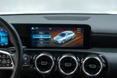 Mercedes-Benz CLA 180 2023 - 29950 EUR, 70000 km - AUTO.MOTO.pt - 70000km - foto 36 de 43