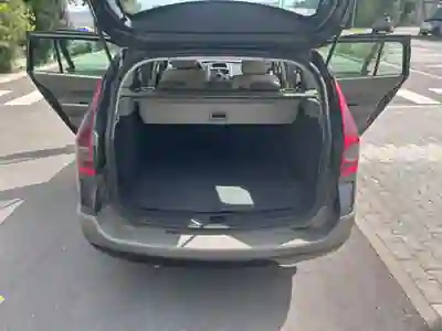 Renault Mégane Break 2004 - 2250 EUR, 359083 km - 359083km - foto 10 de 15