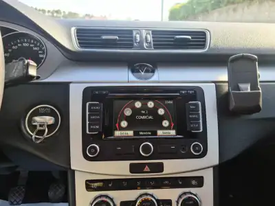 Volkswagen Passat Variant 2014 - 10750 EUR, 222000 km - AUTO.MOTO.pt - 222000km - foto 11 de 26