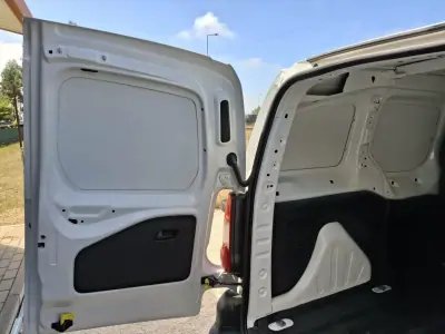 Peugeot PARTNER GIRAFON 2018 - 9990 EUR, 295321 km - AUTO.MOTO.pt - 295321km - foto 13 de 13