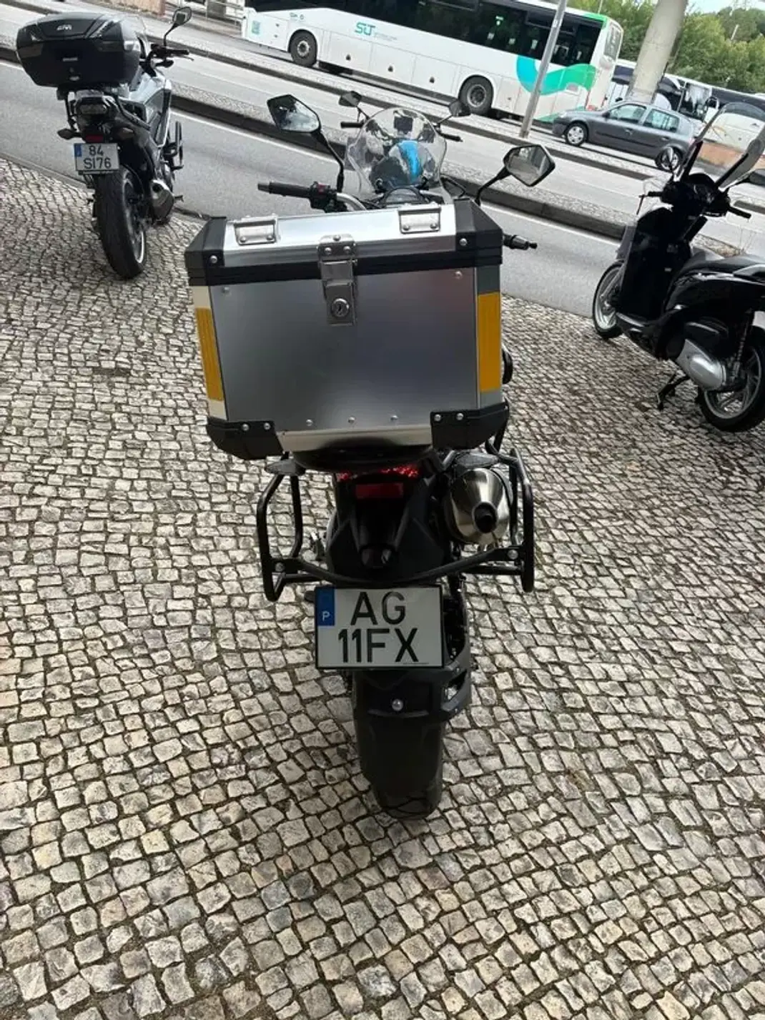 2021 - 2950 EUR, 16633 km - AUTO.MOTO.pt - 16633km - foto 8 de 15