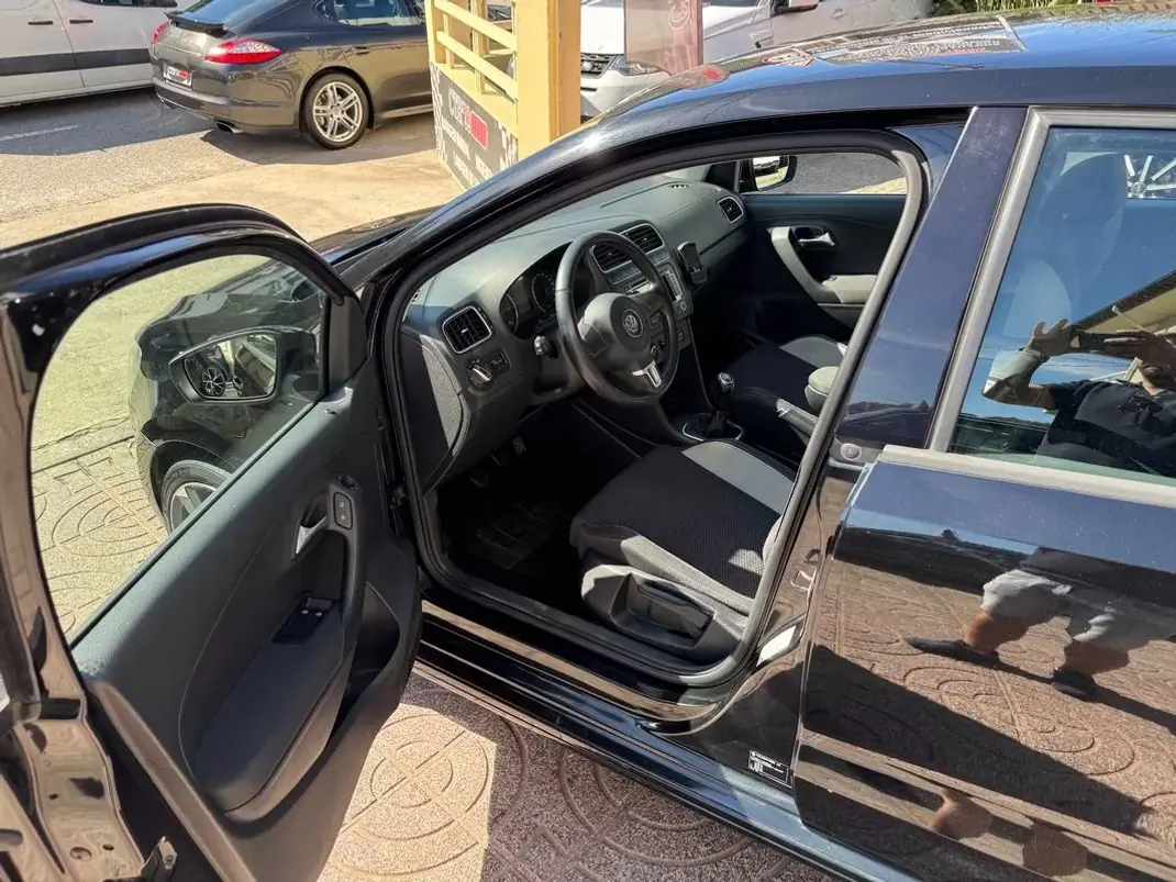 Volkswagen Polo 2012 - 8900 EUR, 188133 km - AUTO.MOTO.pt - 188133km - foto 13 de 28